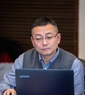 吴国政